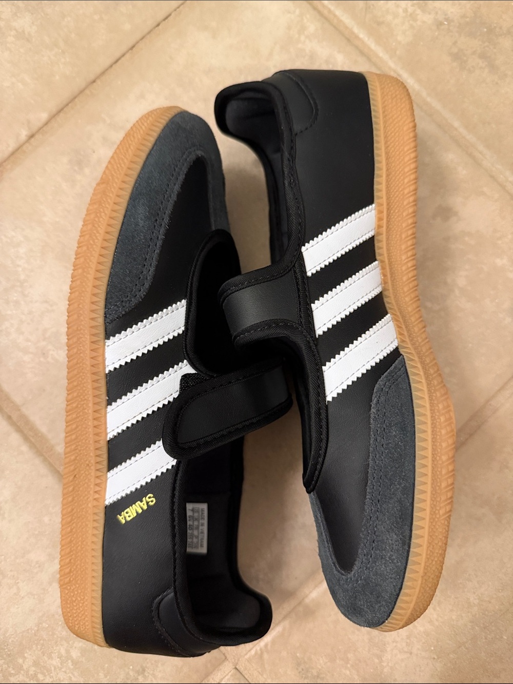adidas Black and White Mary Jane Sambas, kid’s 7, women’s 8-8.5 - Picture 4 of 7
